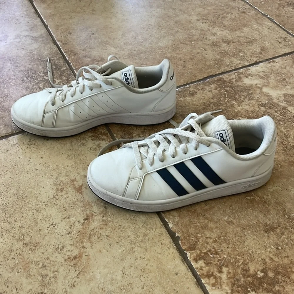 Men’s Adidas casual shoes - Picture 8 of 8
